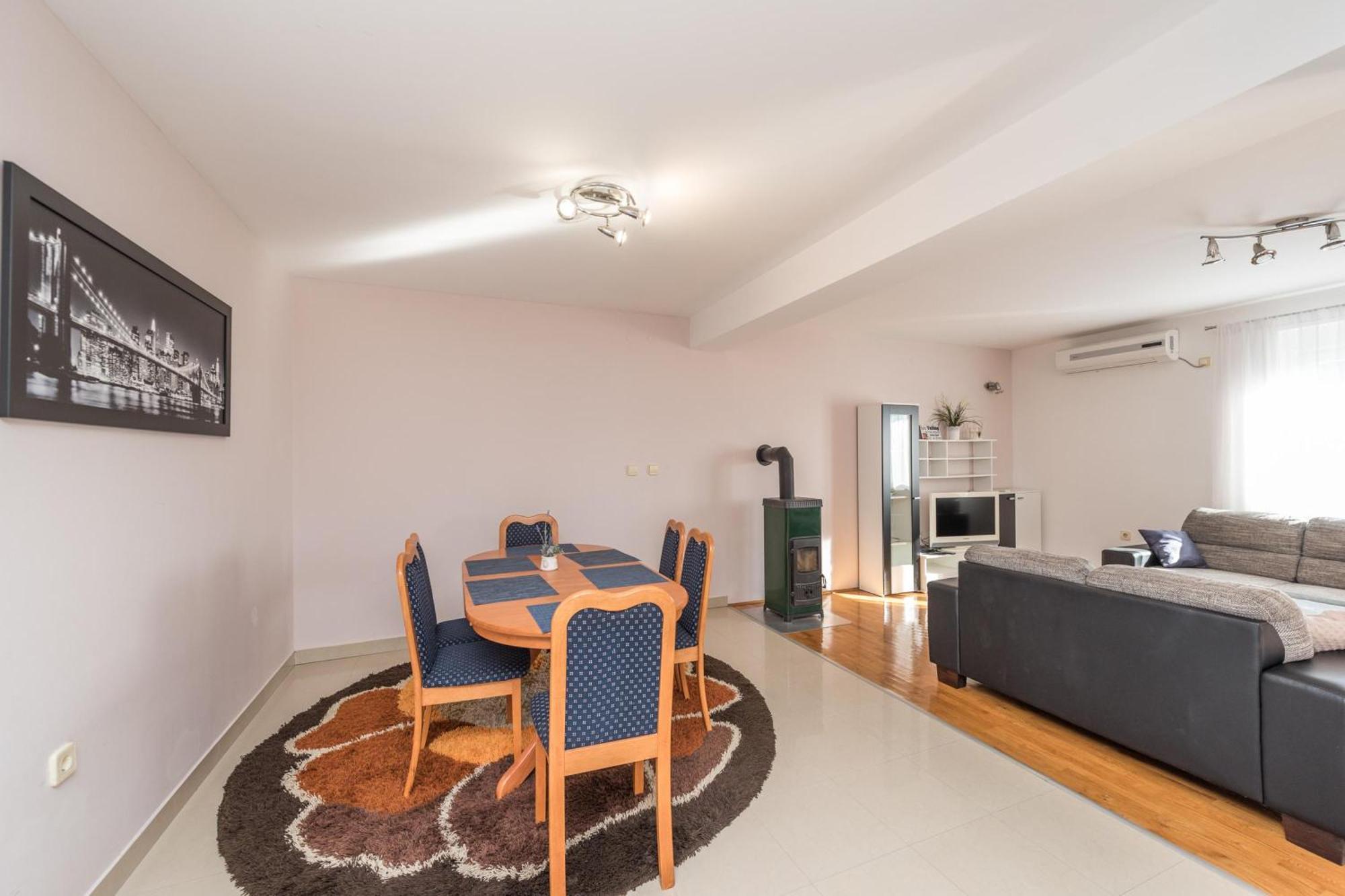 Family Friendly Pool House Ana - Happy Rentals Bibinje Kültér fotó