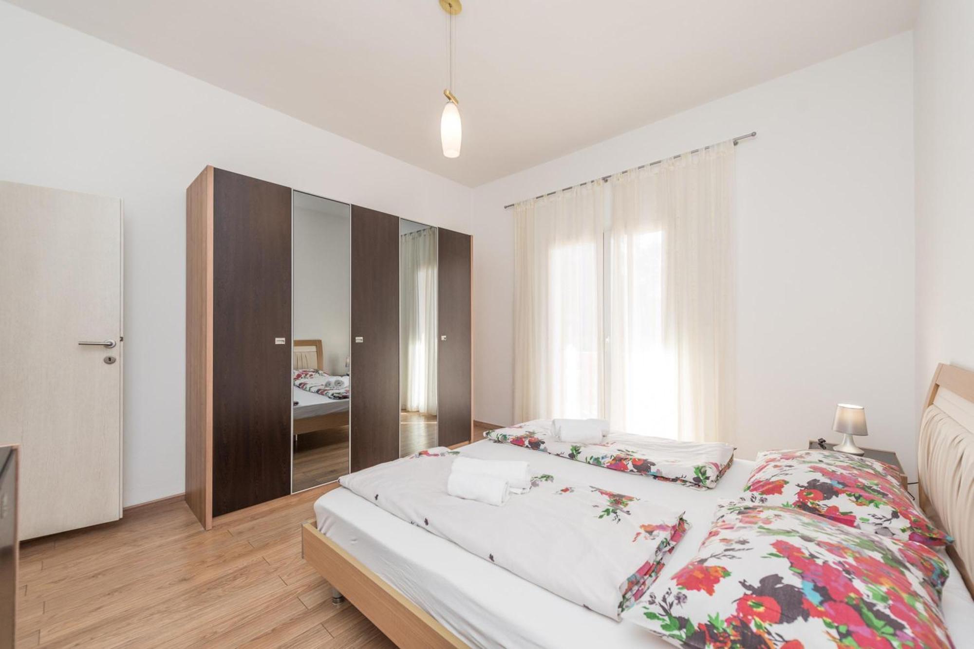 Family Friendly Pool House Ana - Happy Rentals Bibinje Kültér fotó