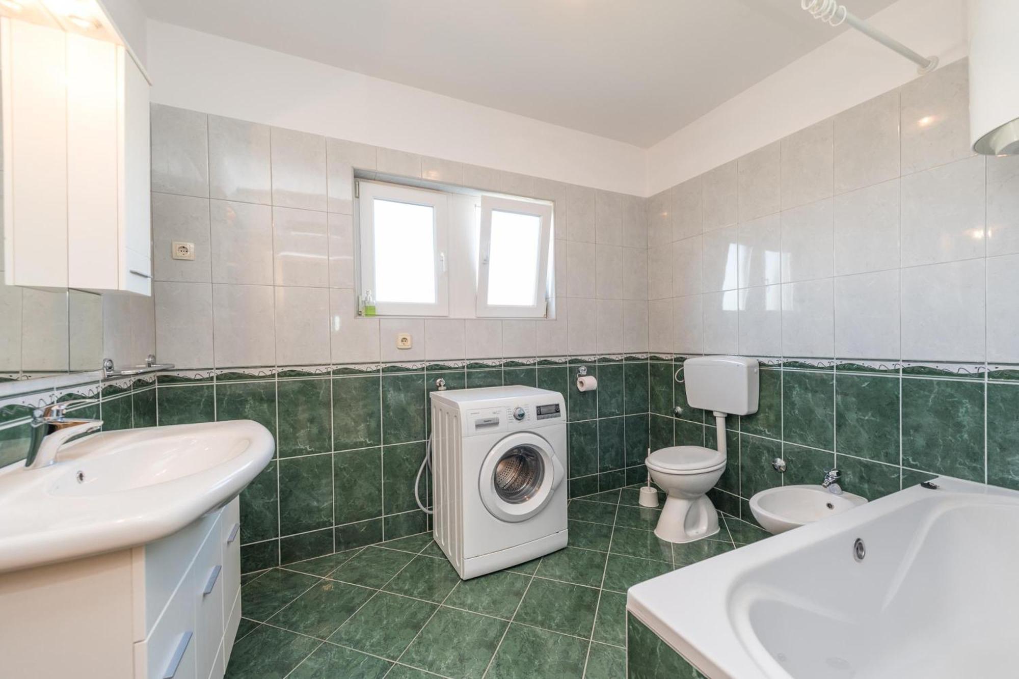 Family Friendly Pool House Ana - Happy Rentals Bibinje Kültér fotó
