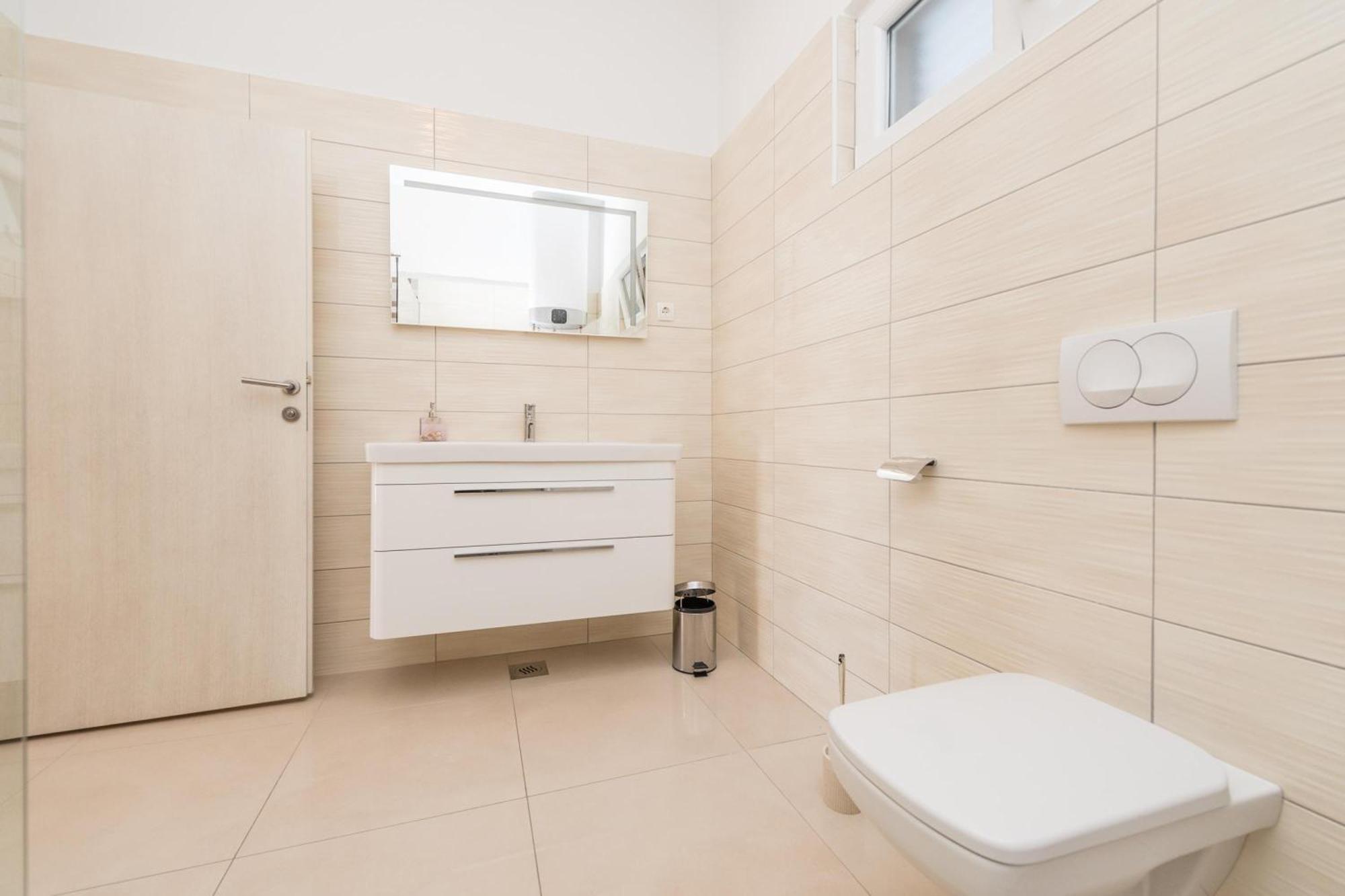 Family Friendly Pool House Ana - Happy Rentals Bibinje Kültér fotó