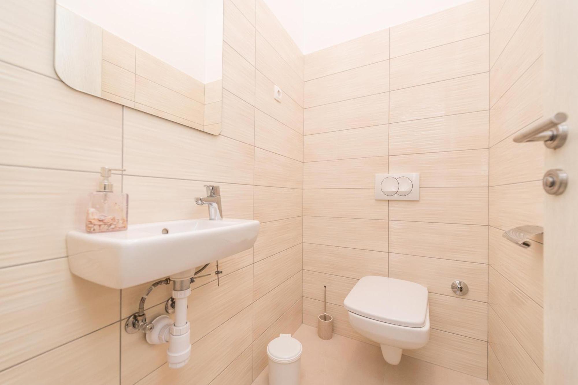 Family Friendly Pool House Ana - Happy Rentals Bibinje Kültér fotó
