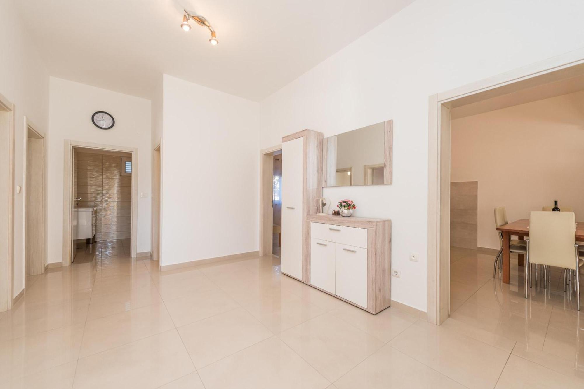 Family Friendly Pool House Ana - Happy Rentals Bibinje Kültér fotó
